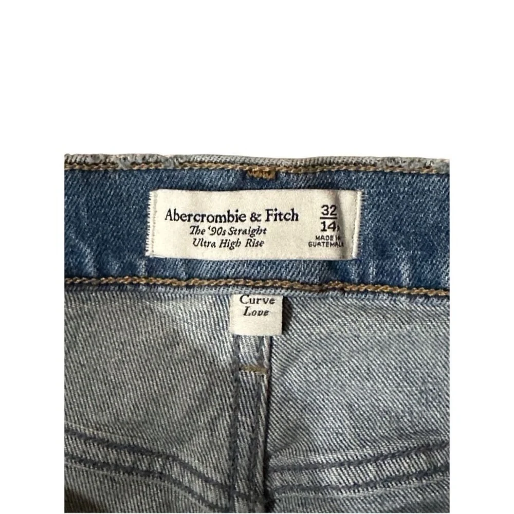 Abercrombie 90's ultra high rise straight 14 32 light wash curve love